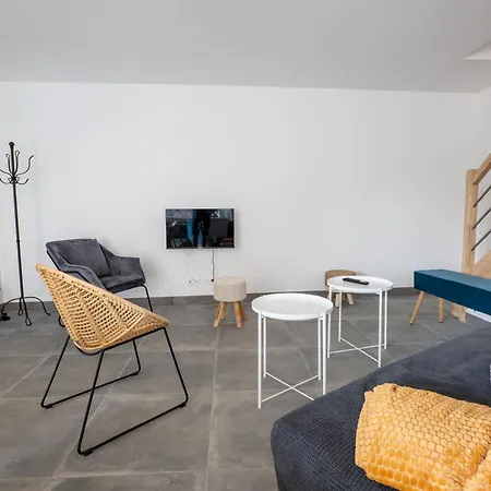 Appartement Les œillets Jusqu'à 4 Personnes - Le Hameau Des Lys - 12min Du Puydufou